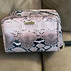 PINK FAUX SNAKESKIN LIP-COLOR ORGANIZER